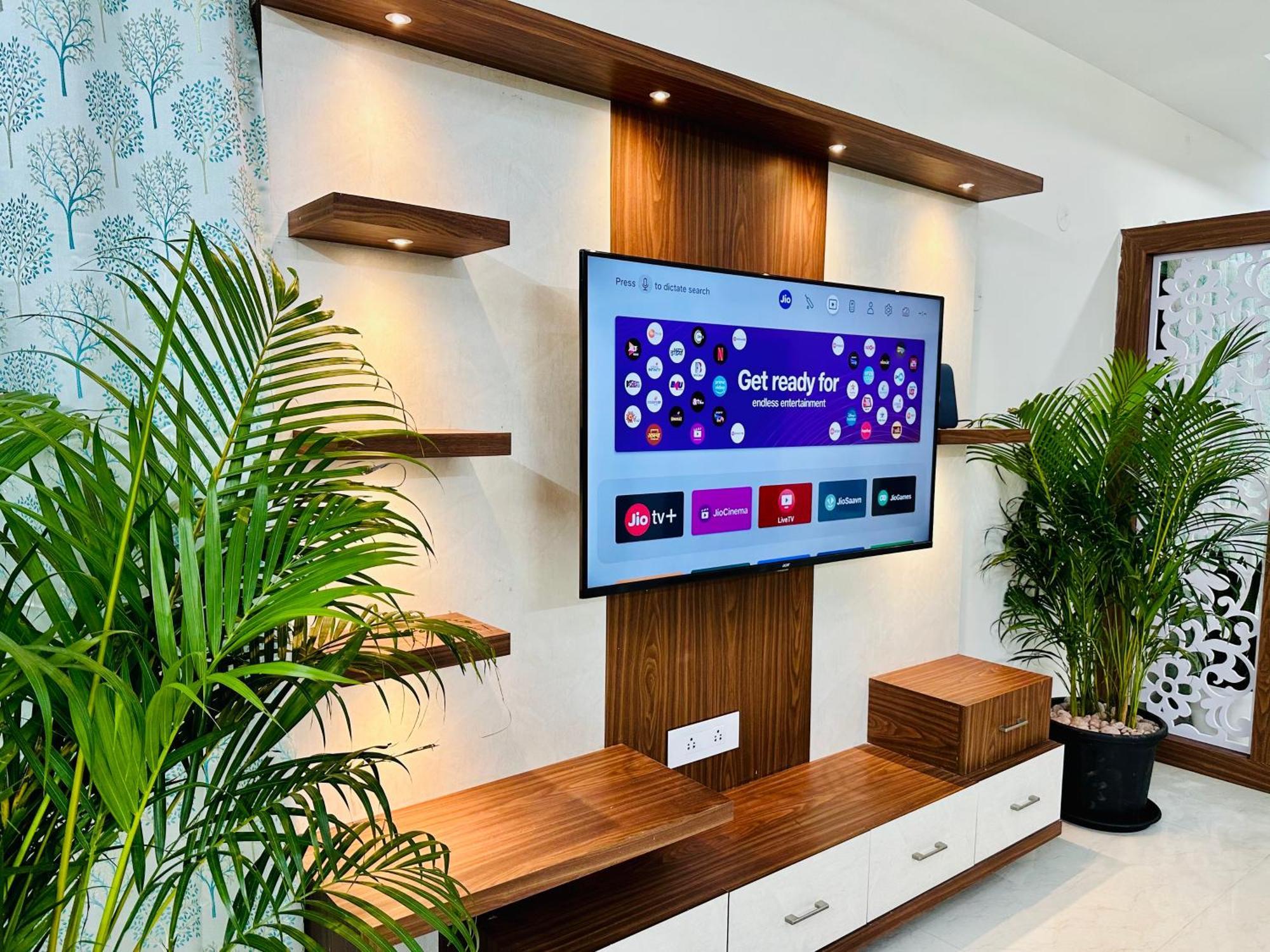 Truelife - 3Bhk Family Suites - Ps4 Pure Veg Restaurant On The Way To Balaji Temple - 2500 Sft Large Signature Apartment - Modular Kitchen - Super Fast Wifi, Smart Tv, 250 Jio Channels - Parking - Easy Access To All Temples - Top Service With Lots Of ตีรูปาติ ภายนอก รูปภาพ