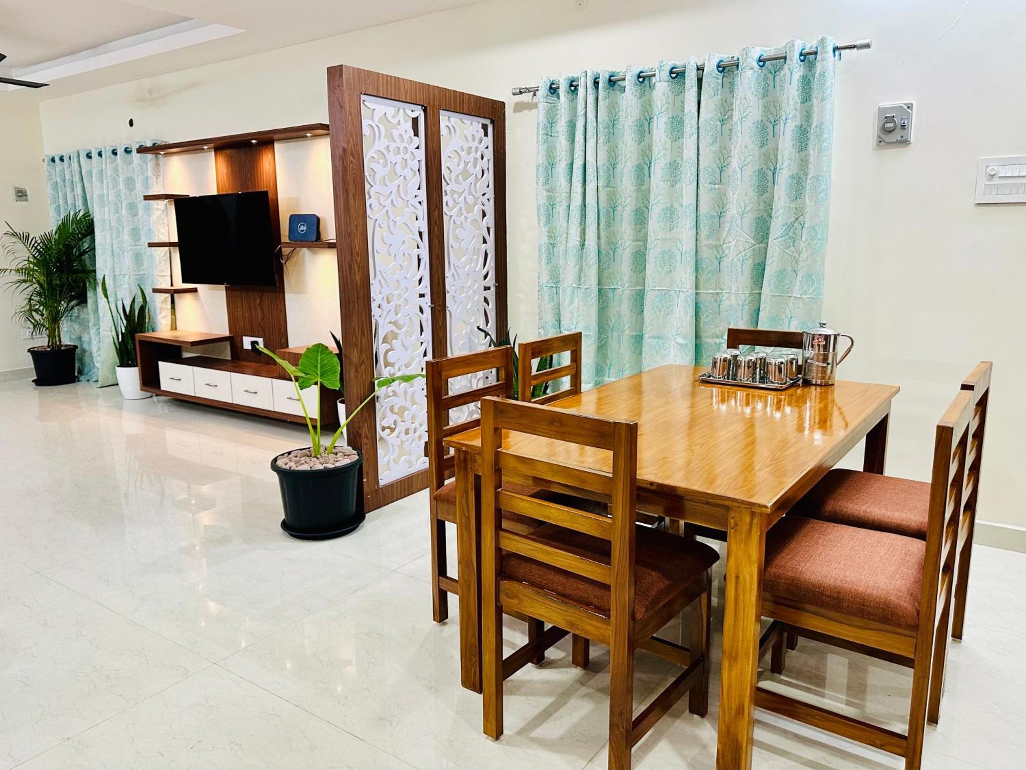 Truelife - 3Bhk Family Suites - Ps4 Pure Veg Restaurant On The Way To Balaji Temple - 2500 Sft Large Signature Apartment - Modular Kitchen - Super Fast Wifi, Smart Tv, 250 Jio Channels - Parking - Easy Access To All Temples - Top Service With Lots Of ตีรูปาติ ภายนอก รูปภาพ