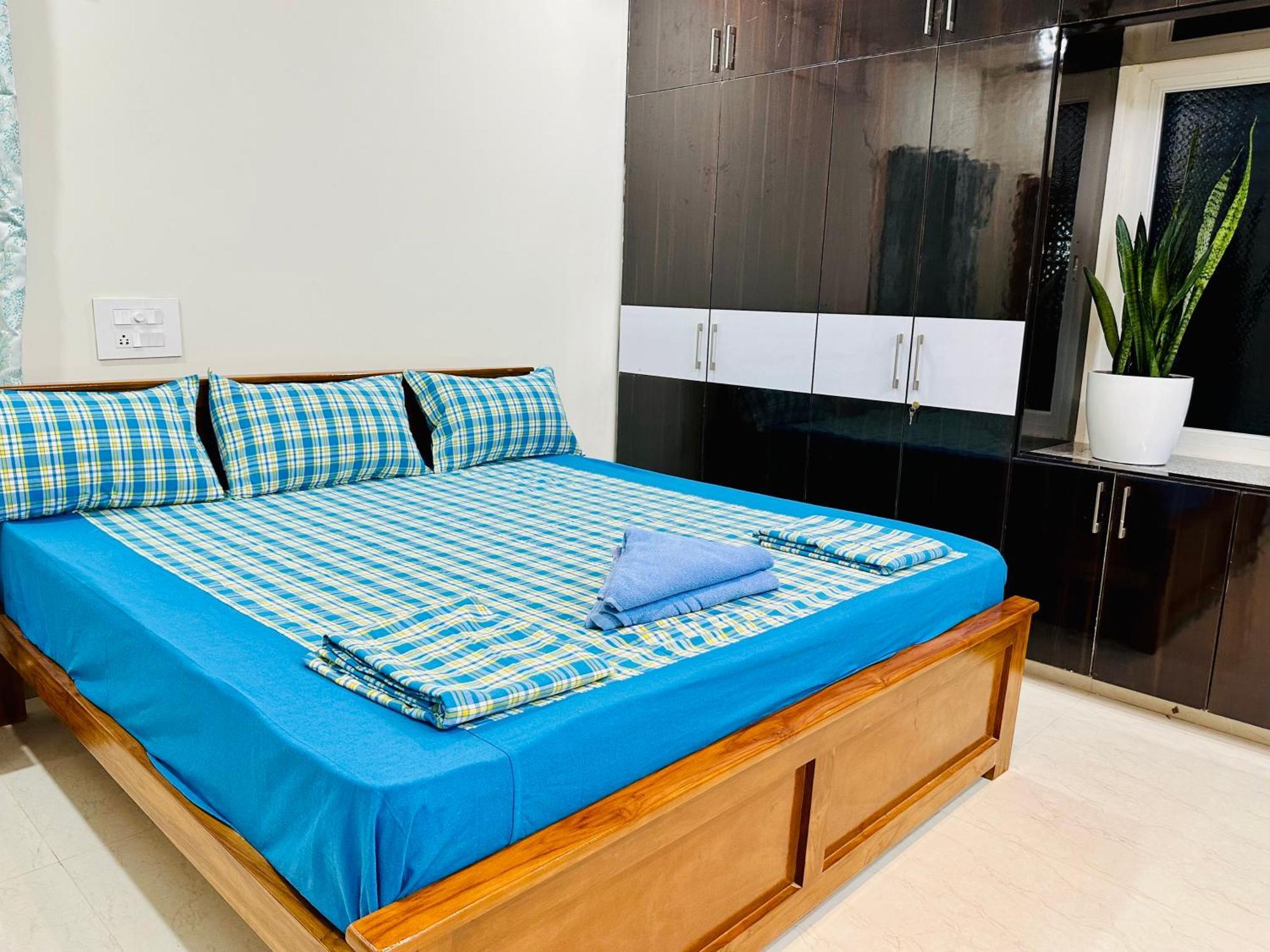 Truelife - 3Bhk Family Suites - Ps4 Pure Veg Restaurant On The Way To Balaji Temple - 2500 Sft Large Signature Apartment - Modular Kitchen - Super Fast Wifi, Smart Tv, 250 Jio Channels - Parking - Easy Access To All Temples - Top Service With Lots Of ตีรูปาติ ภายนอก รูปภาพ