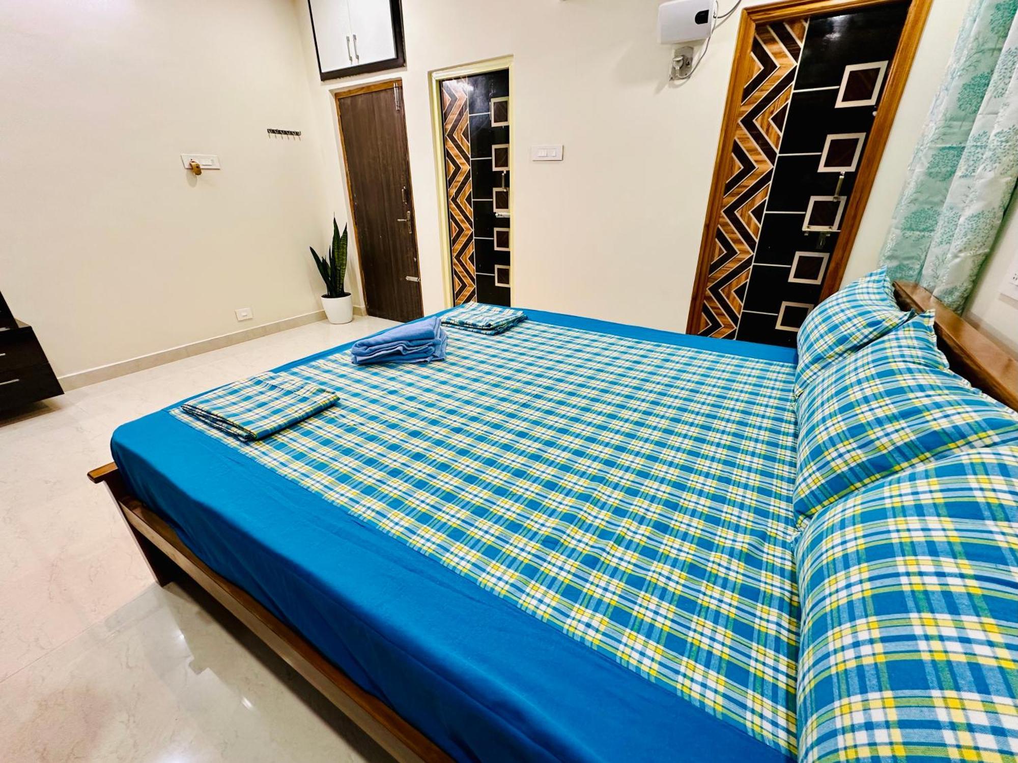Truelife - 3Bhk Family Suites - Ps4 Pure Veg Restaurant On The Way To Balaji Temple - 2500 Sft Large Signature Apartment - Modular Kitchen - Super Fast Wifi, Smart Tv, 250 Jio Channels - Parking - Easy Access To All Temples - Top Service With Lots Of ตีรูปาติ ภายนอก รูปภาพ