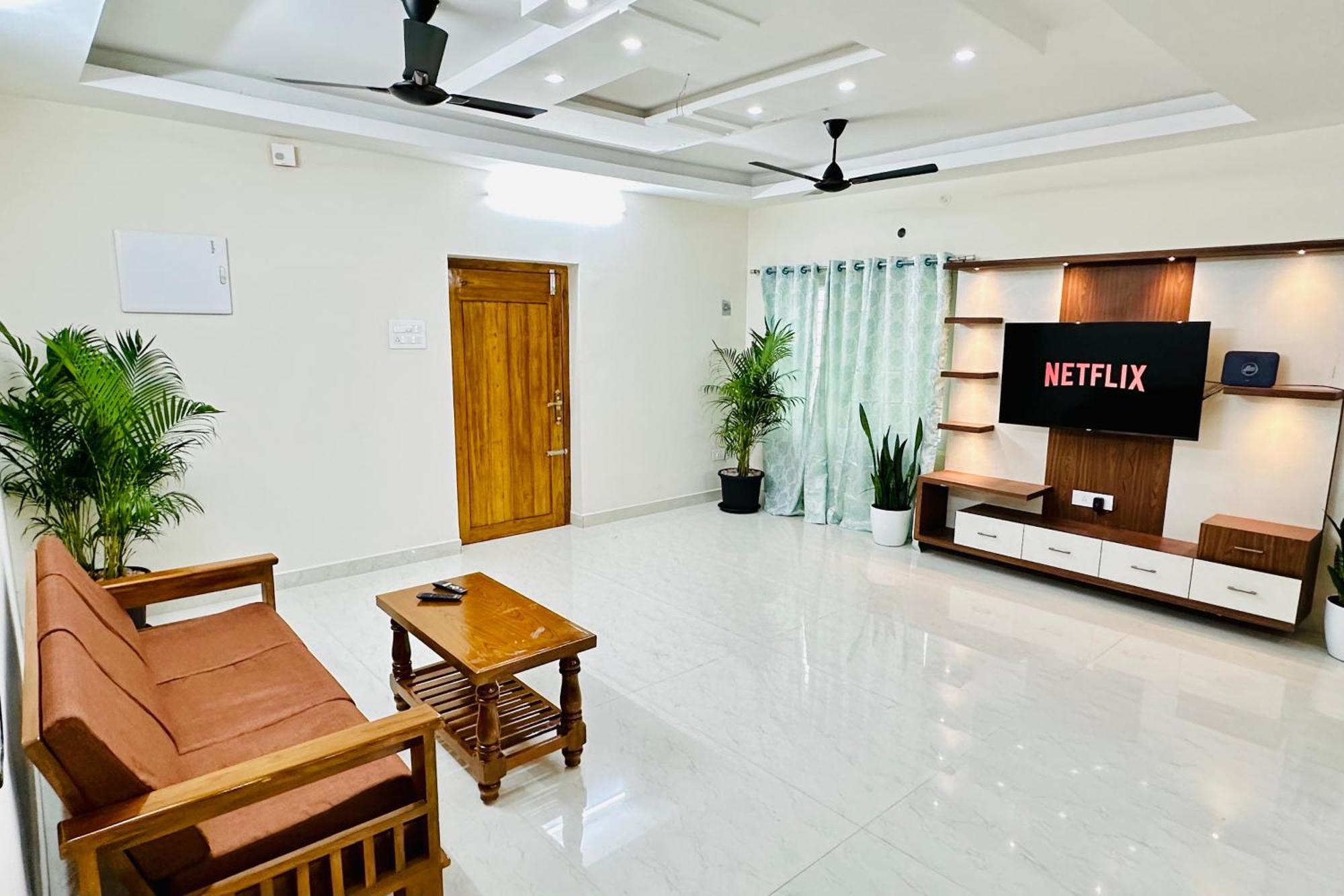Truelife - 3Bhk Family Suites - Ps4 Pure Veg Restaurant On The Way To Balaji Temple - 2500 Sft Large Signature Apartment - Modular Kitchen - Super Fast Wifi, Smart Tv, 250 Jio Channels - Parking - Easy Access To All Temples - Top Service With Lots Of ตีรูปาติ ภายนอก รูปภาพ