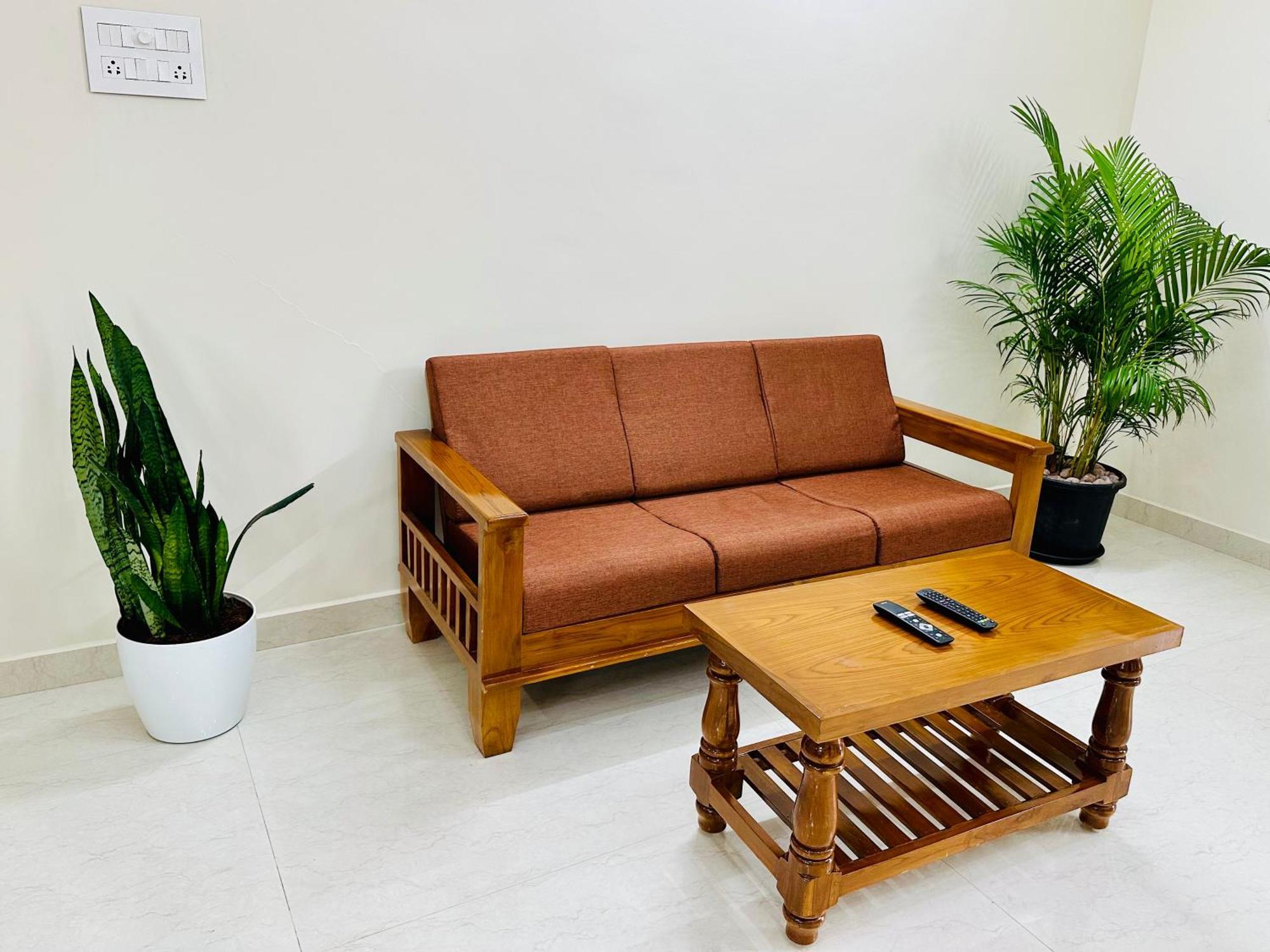 Truelife - 3Bhk Family Suites - Ps4 Pure Veg Restaurant On The Way To Balaji Temple - 2500 Sft Large Signature Apartment - Modular Kitchen - Super Fast Wifi, Smart Tv, 250 Jio Channels - Parking - Easy Access To All Temples - Top Service With Lots Of ตีรูปาติ ภายนอก รูปภาพ
