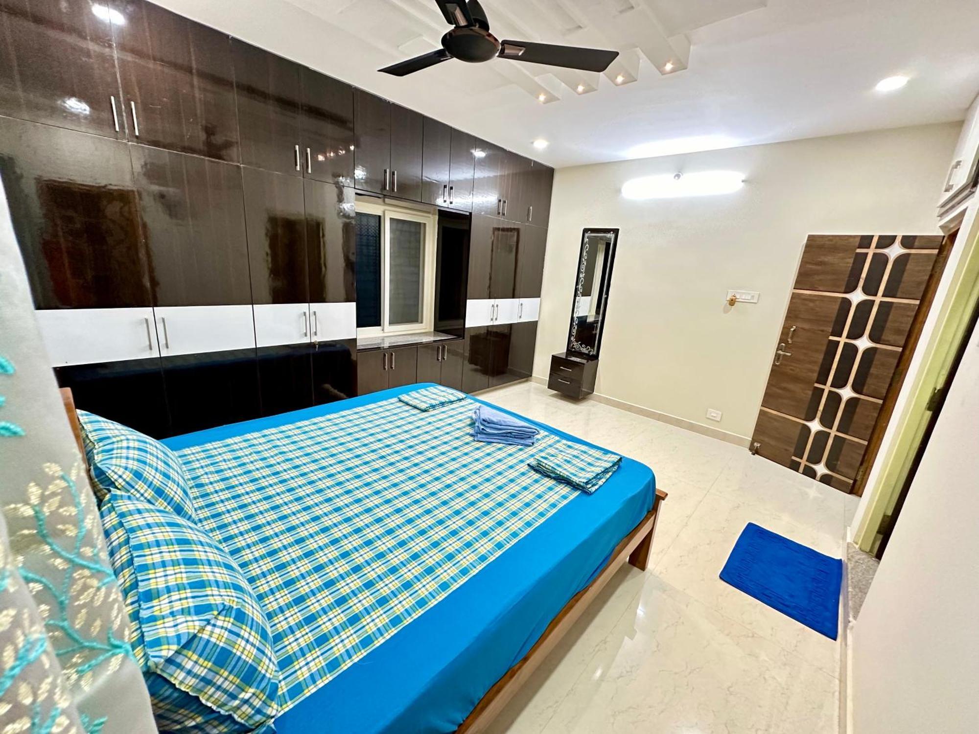 Truelife - 3Bhk Family Suites - Ps4 Pure Veg Restaurant On The Way To Balaji Temple - 2500 Sft Large Signature Apartment - Modular Kitchen - Super Fast Wifi, Smart Tv, 250 Jio Channels - Parking - Easy Access To All Temples - Top Service With Lots Of ตีรูปาติ ภายนอก รูปภาพ