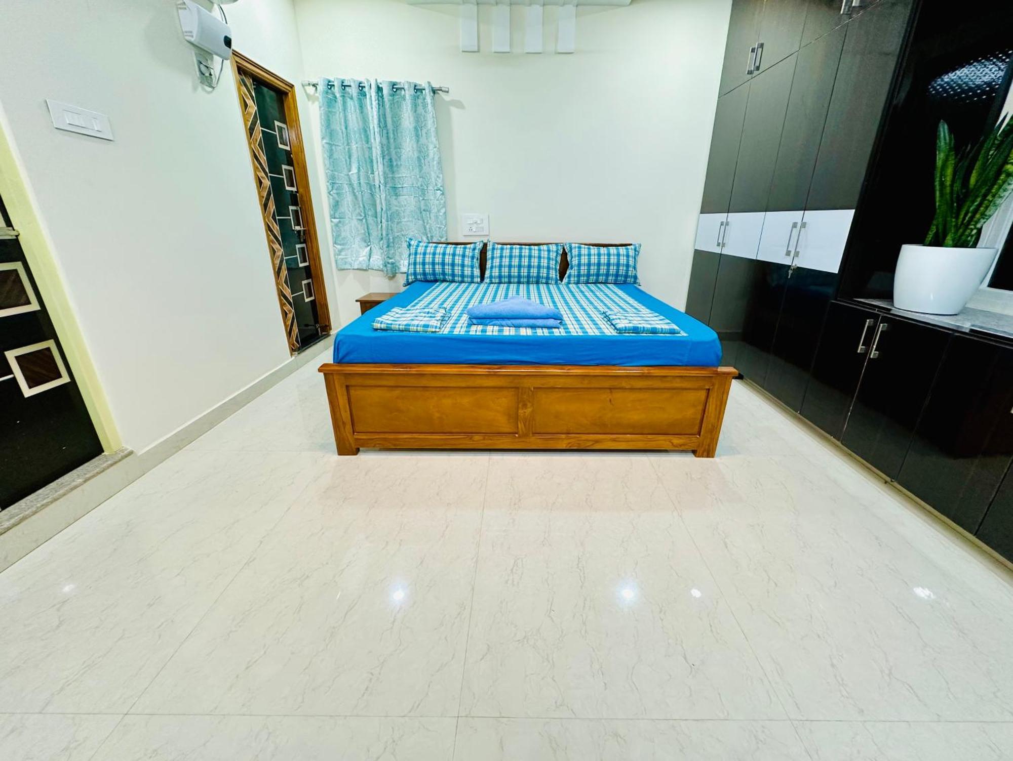 Truelife - 3Bhk Family Suites - Ps4 Pure Veg Restaurant On The Way To Balaji Temple - 2500 Sft Large Signature Apartment - Modular Kitchen - Super Fast Wifi, Smart Tv, 250 Jio Channels - Parking - Easy Access To All Temples - Top Service With Lots Of ตีรูปาติ ภายนอก รูปภาพ