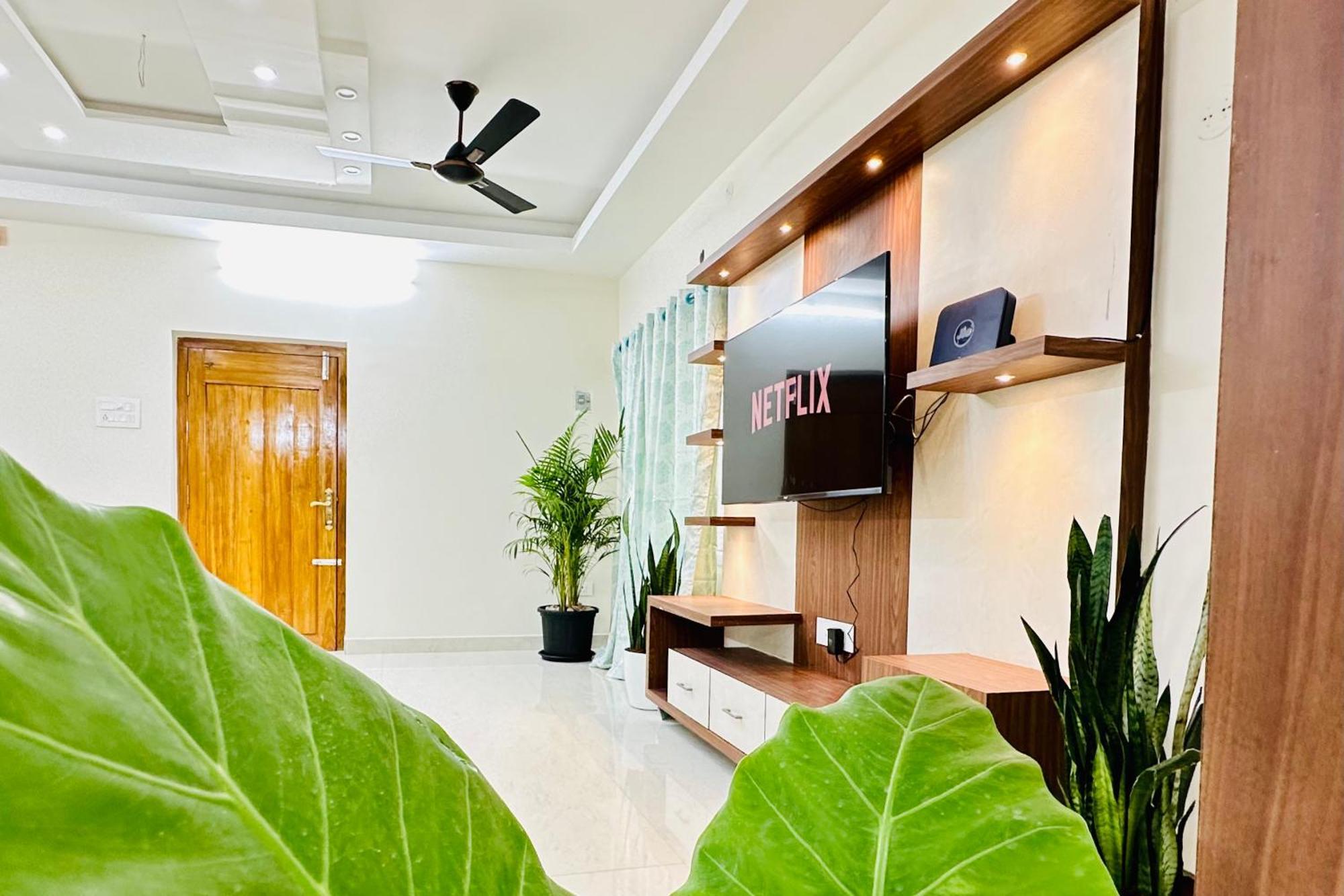 Truelife - 3Bhk Family Suites - Ps4 Pure Veg Restaurant On The Way To Balaji Temple - 2500 Sft Large Signature Apartment - Modular Kitchen - Super Fast Wifi, Smart Tv, 250 Jio Channels - Parking - Easy Access To All Temples - Top Service With Lots Of ตีรูปาติ ภายนอก รูปภาพ